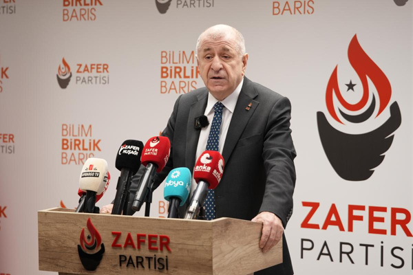 Özdağ: Biz sanayi devrimi yaşanırken var olan sanayisi küçülen bir ülkeyiz