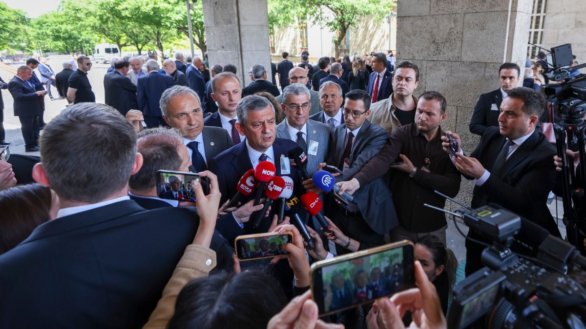Özgür Özel’den sandık çağrısı: ‘Partimize sahip çıkacağız’