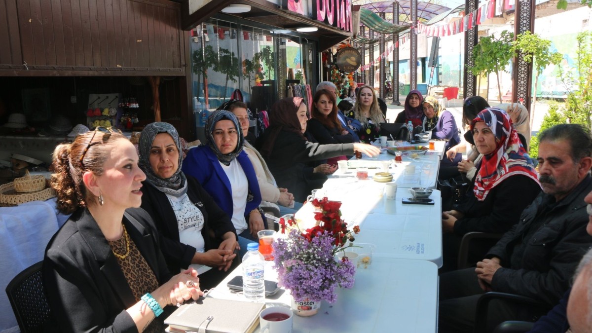 ‘Sanat Sokağı’ kadınların projesiyle hayat buluyor: Kadınlardan dayanışma çağrısı  - Videolu Haber