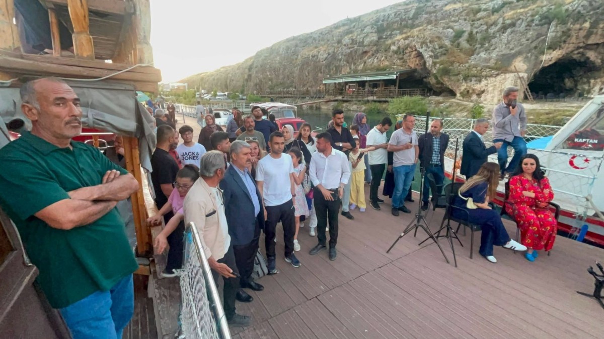 Sanatçı Latif Doğan yeni klibini Kızılin Merinos İskelesi’nde çekti  - Videolu Haber