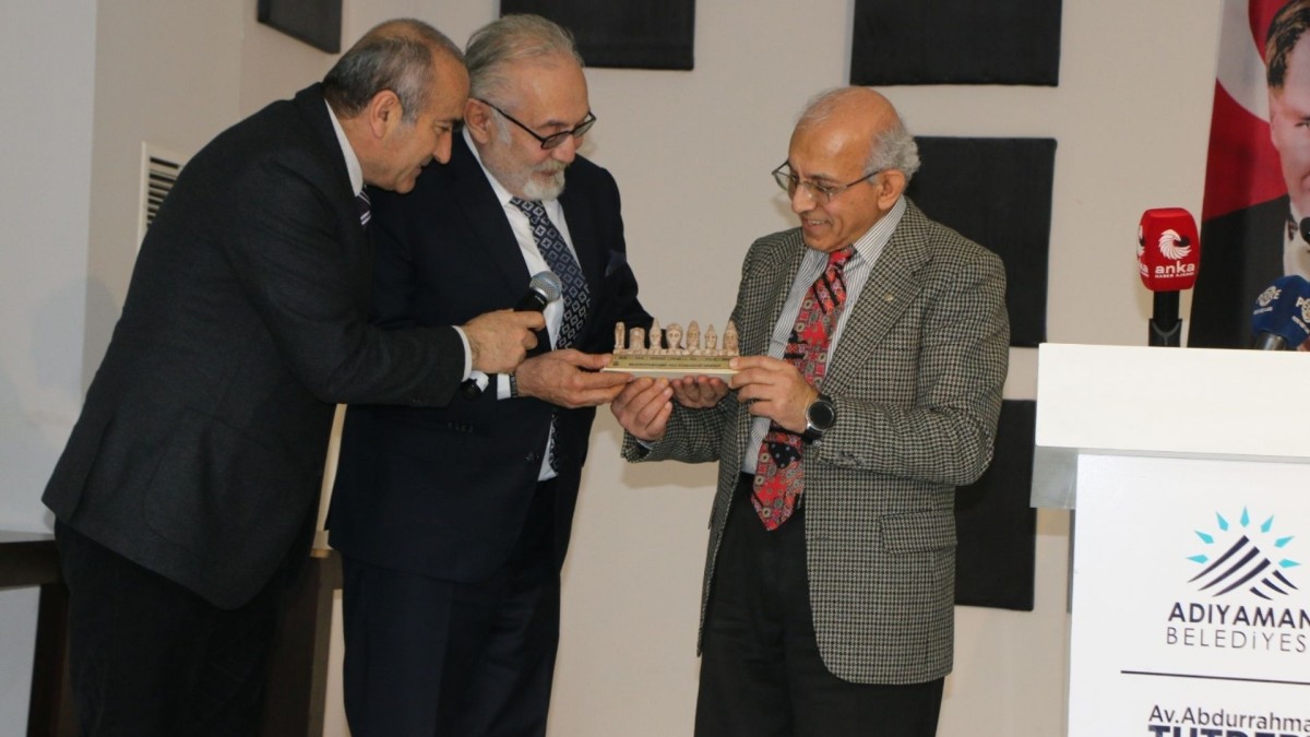 Uğur Mumcu Adıyaman’da konferansla anıldı: Prof. Dr. Saltık’tan ‘anti-emperyalist mücadele’ vurgusu  - Videolu Haber