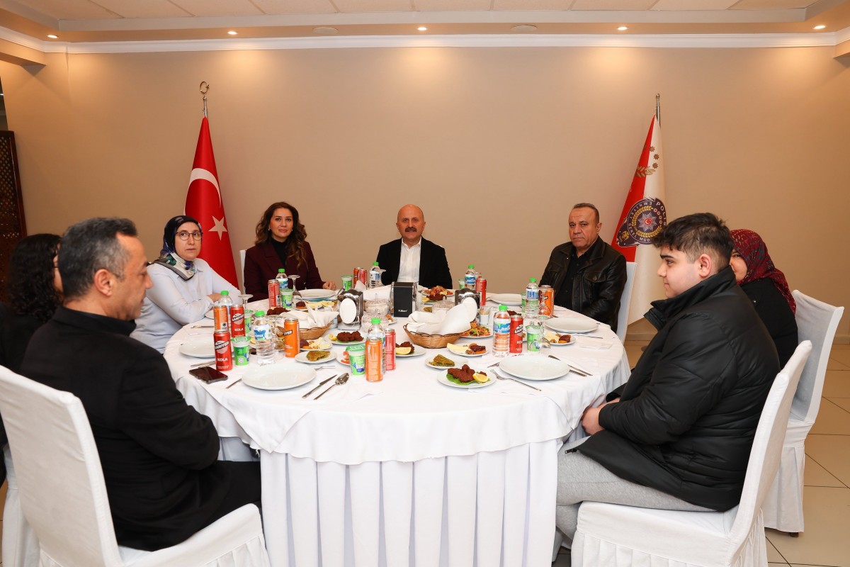 Vali Osman Varol şehit aileleriyle iftarda buluştu