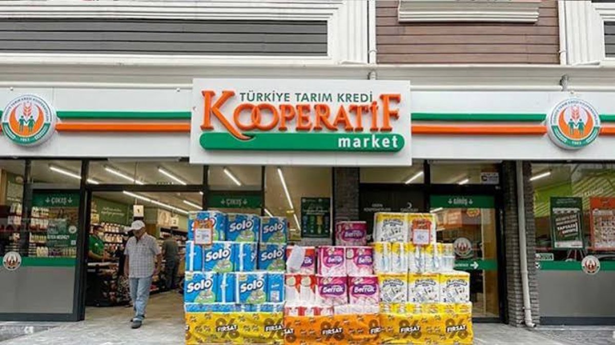 İzmir Çiğli'deki markette yaklaşık 3 milyon liralık ürün kaybı yaşandığı belirlendi.